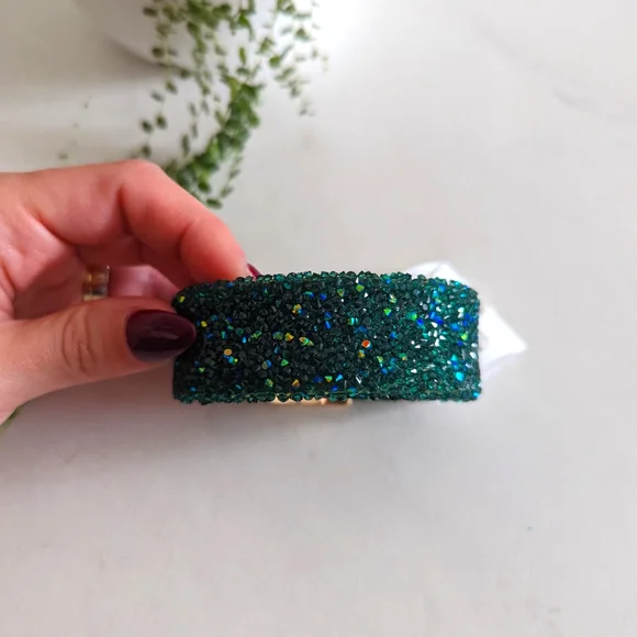 Bracelet with emerald color crystals, gold magnetic strap - Picture 3 of 5